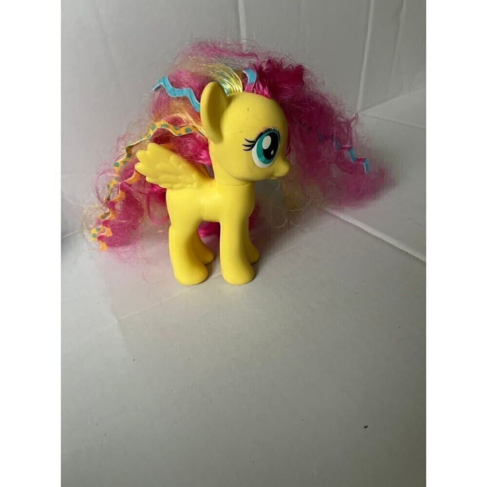 My Little Pony G4 FIM Fluttershy Figure Toy - Picture 2 of 8